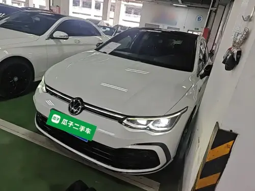 Volkswagen Golf, 2022