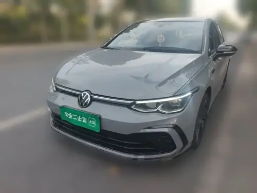 Volkswagen Golf, 2022