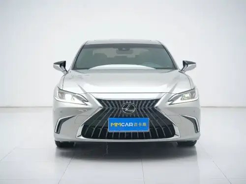 Lexus ES, 2023