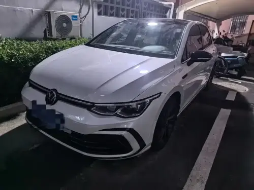 Volkswagen Golf, 2022