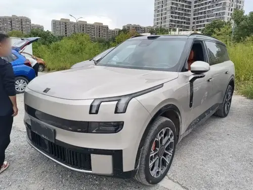 Lynk & Co 900, 2025