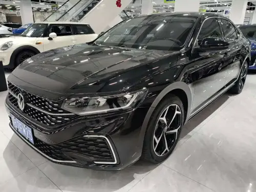 Volkswagen Passat, 2025