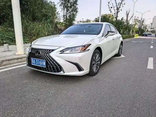 Lexus ES, 2024