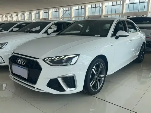 Audi A4, 2022