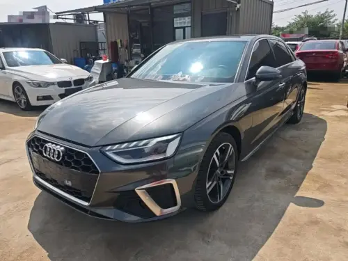 Audi A4, 2022