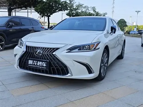 Lexus ES, 2023