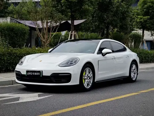 Porsche Panamera, 2022