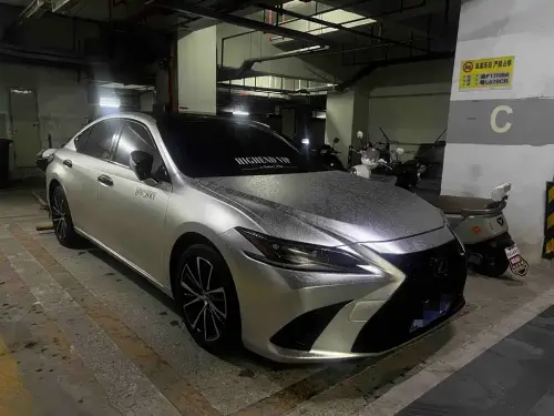 Lexus ES, 2022