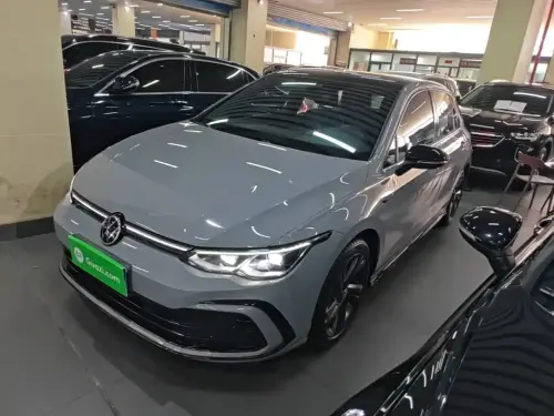 Volkswagen Golf, 2022