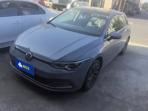 Volkswagen Golf, 2022