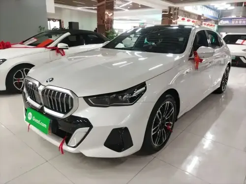 BMW 5-Series, 2024