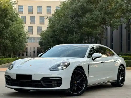 Porsche Panamera, 2023