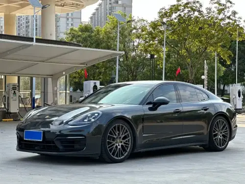 Porsche Panamera, 2023