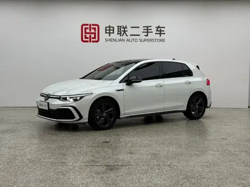 Volkswagen Golf, 2024