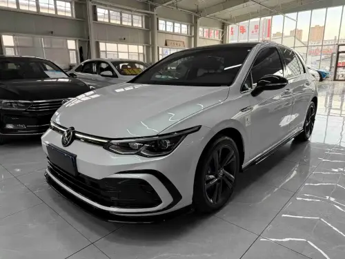 Volkswagen Golf, 2023
