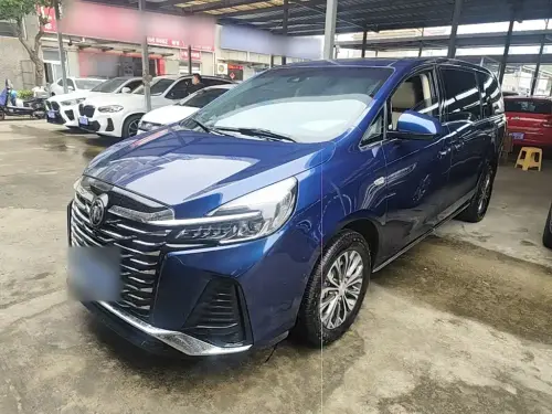 Buick GL8, 2022