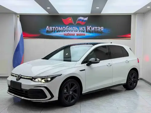 Volkswagen Golf, 2022