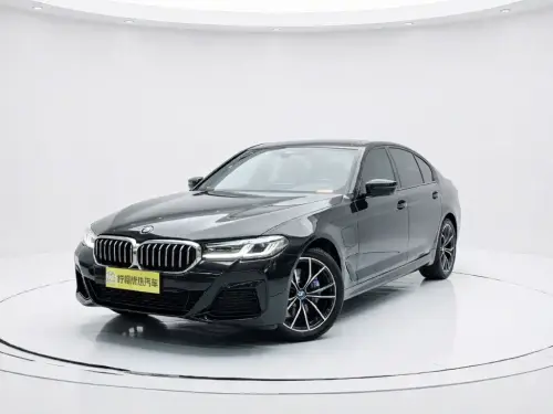 BMW 5-Series, 2022