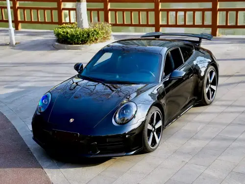 Porsche 911, 2025