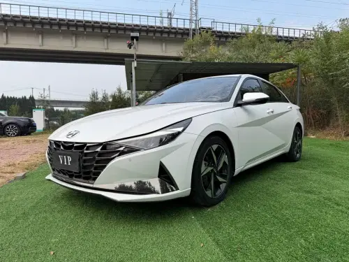 Hyundai Elantra, 2023