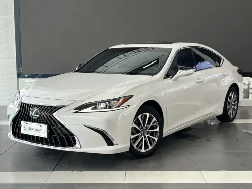 Lexus ES, 2024