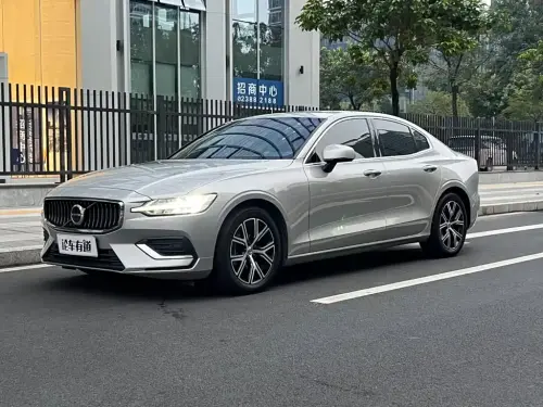Volvo S60, 2022