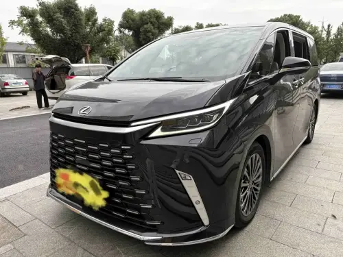 Lexus LM, 2023