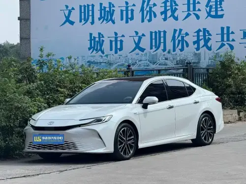 Toyota Camry, 2025