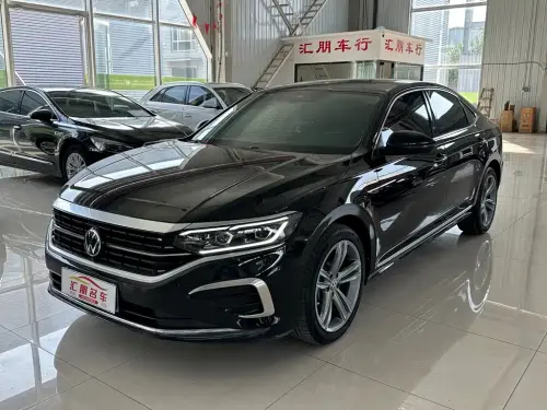 Volkswagen Passat, 2023