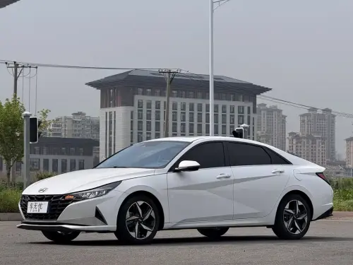 Hyundai Elantra, 2023