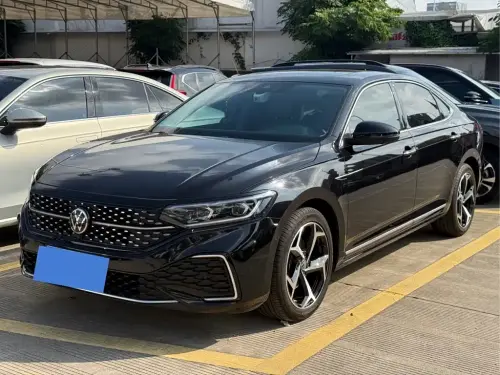 Volkswagen Passat, 2022