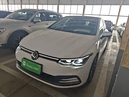 Volkswagen Golf, 2022