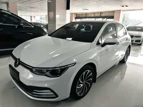 Volkswagen Golf, 2023