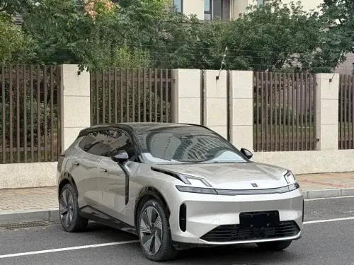 Lynk & Co 08, 2024