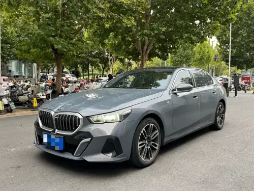 BMW 5-Series, 2024