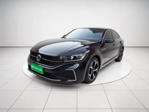 Volkswagen Passat, 2022