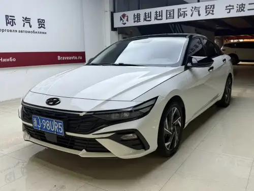 Hyundai Elantra, 2023