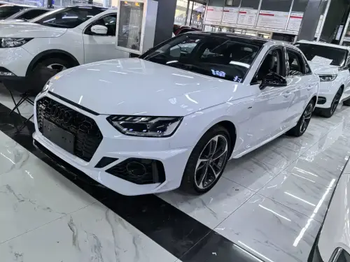 Audi A4, 2022