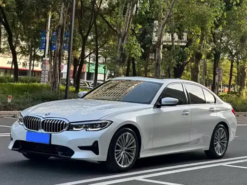 BMW 3-Series, 2022