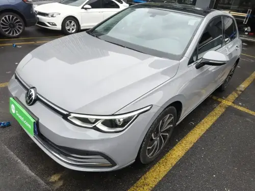 Volkswagen Golf, 2024