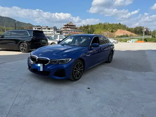 BMW 3-Series, 2022
