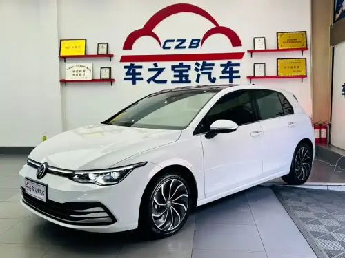 Volkswagen Golf, 2022