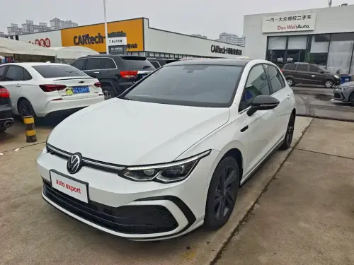 Volkswagen Golf, 2023