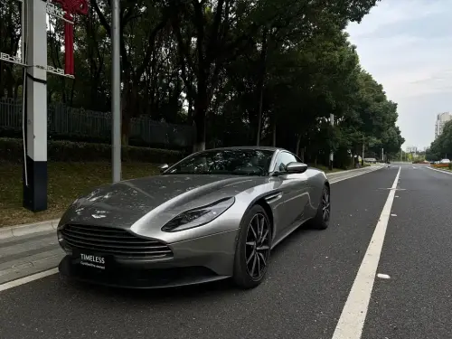 Aston Martin DB11, 2024