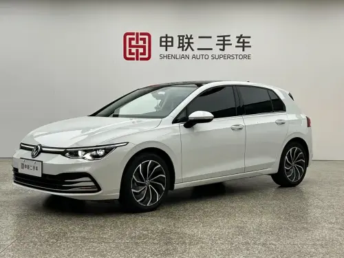 Volkswagen Golf, 2022