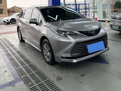 Toyota Sienna, 2023