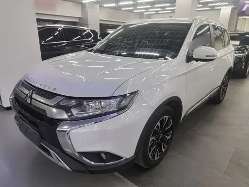 Mitsubishi Outlander, 2020