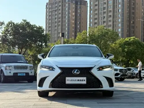 Lexus ES, 2023