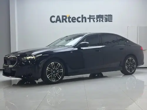 BMW 5-Series, 2025