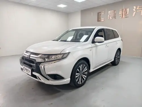 Mitsubishi Outlander, 2021